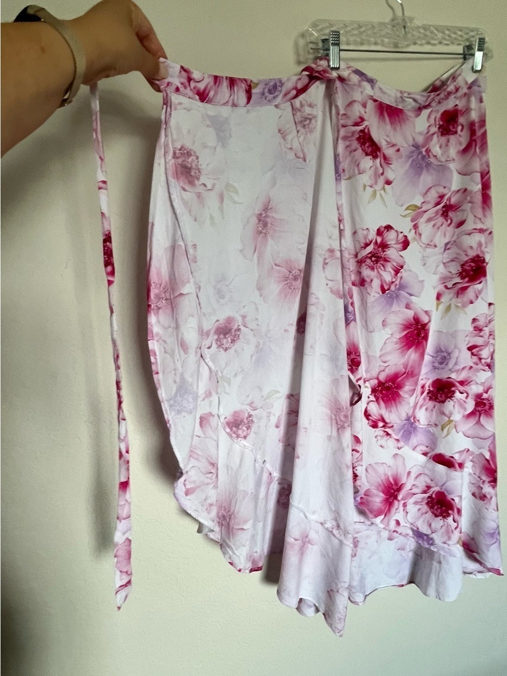 GUESS Floral Wrap Midi Skirt Watercolor Pink Purple Handkerchief Hem M - Picture 6 of 12